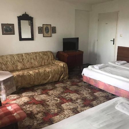 וליקו טורנובו Guestrooms Ross מראה חיצוני תמונה