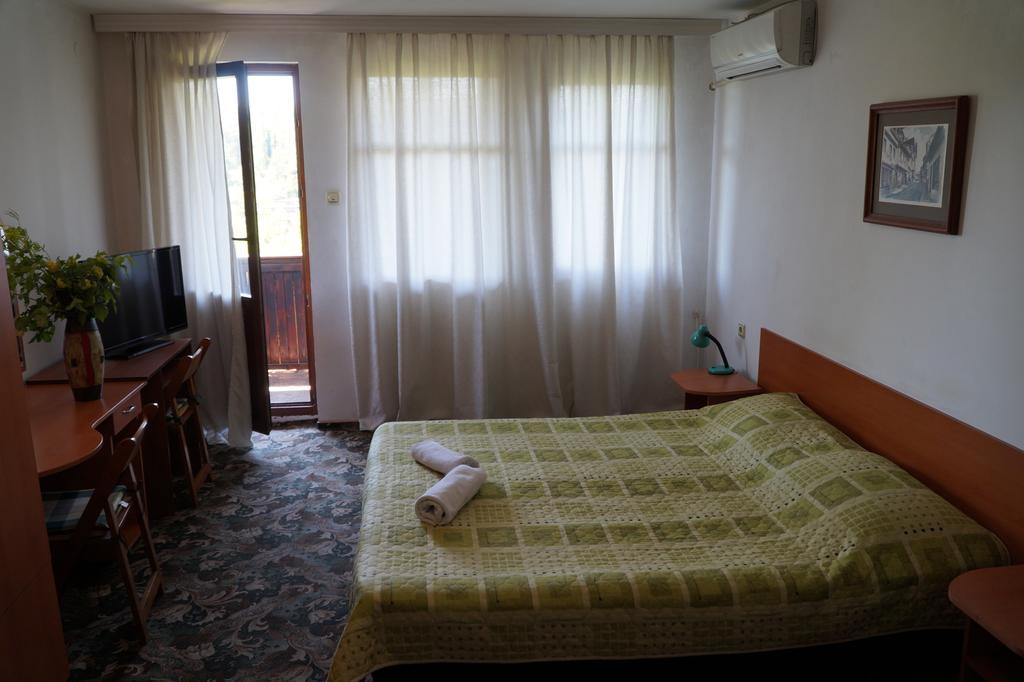 וליקו טורנובו Guestrooms Ross מראה חיצוני תמונה